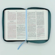 Imagen de Biblia NVI letra grande - Tamaño mediano, zipper - azul