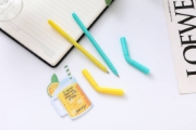 Imagen de Pack creativo 2 bolis + sticky notes. Refrescante