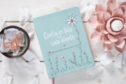 Imagen de Confía en Dios con cada aliento: 365 devociones diarias para mujeres
