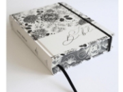 Imagen de Biblia de Apuntes RVR60 Tapa dura, Blanco y negro con flores, cantos pintados