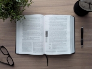 Imagen de Biblia de estudio del diario vivir NTV (SentiPiel, Negro, Letra Roja)